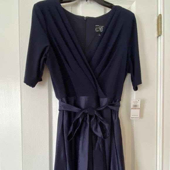 Alex Evenings navy surplice neckline ballgown NWT Size 12P - Picture 5 of 6